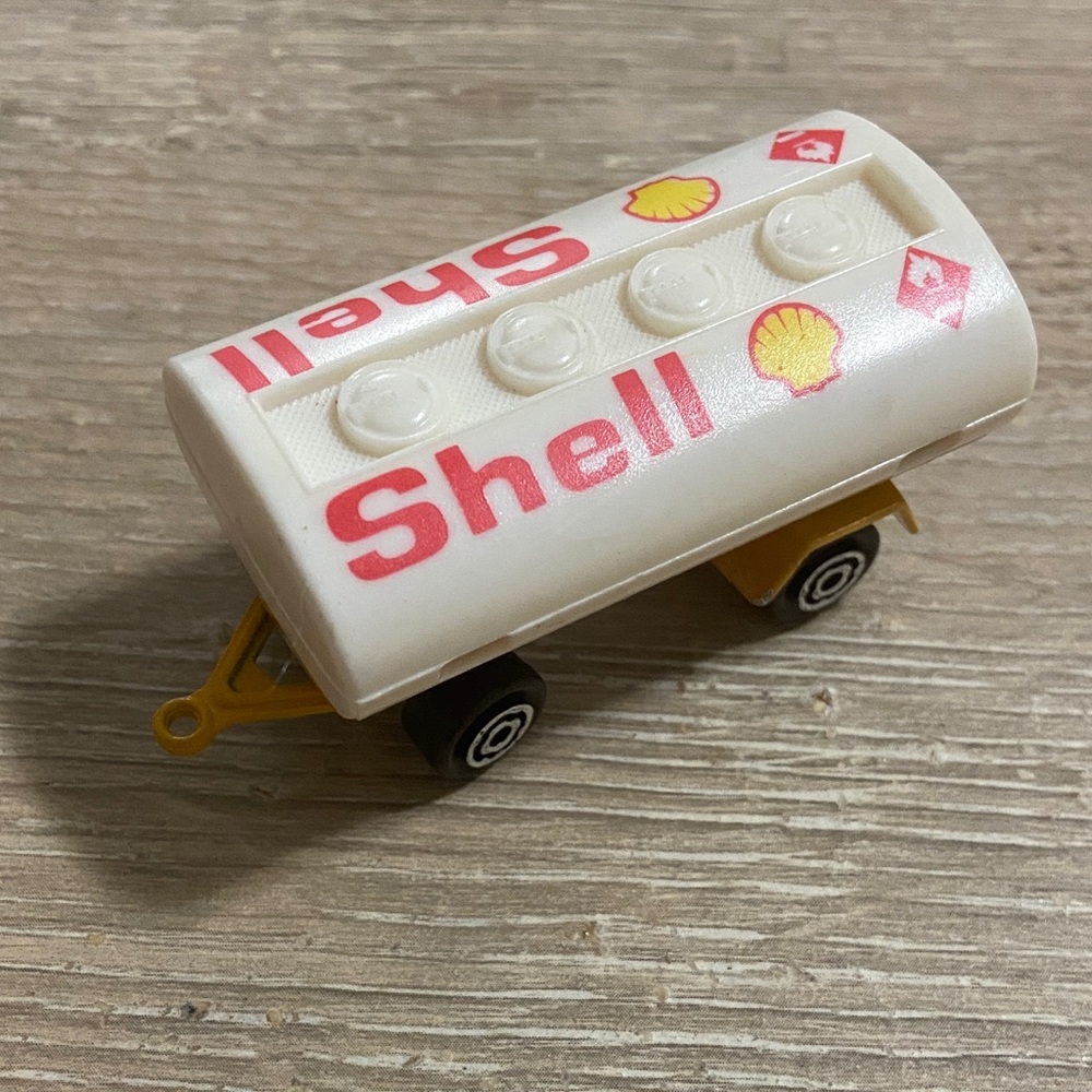 Majorette #241-245 Yellow/White Ford Shell Gas Trailer 1/100 Diecast